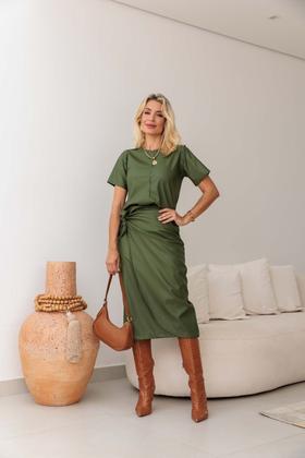 Imagem de CONJUNTO FEMININO SAIA TRANSPASSADA COM LAÇO E BLUSA EM material sintético KELVIA