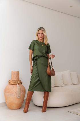 Imagem de CONJUNTO FEMININO SAIA TRANSPASSADA COM LAÇO E BLUSA EM material sintético KELVIA