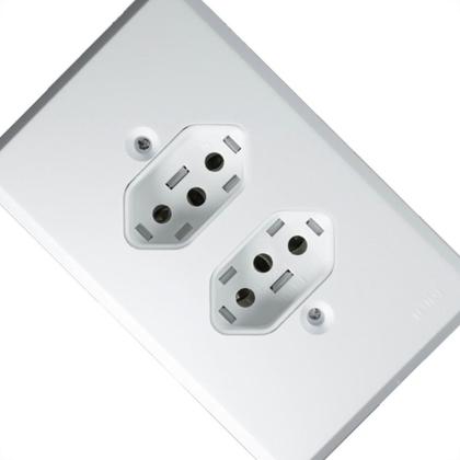 Imagem de Conjunto Ilumi Pratika Com Placa 2 Tomadas 2P+T. 20A. - 19121