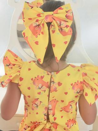 Imagem de Conjunto Infantil Capivara Charmosa - Blusa e Short + Enfeite de Cabelo - Várias Cores