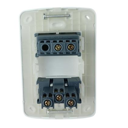 Imagem de Conjunto Interruptor Simples 10a + Tomada 2p+t 4x2 20a B3