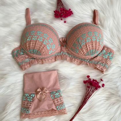 Imagem de Conjunto Lingerie Calcinha e Sutiã com Bojo e Renda Bicolor Romance