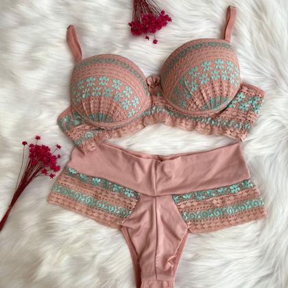 Imagem de Conjunto Lingerie Calcinha e Sutiã com Bojo e Renda Bicolor Romance