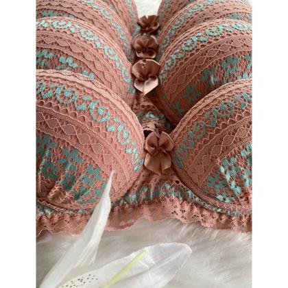 Imagem de Conjunto Lingerie Calcinha e Sutiã com Bojo e Renda Bicolor Romance