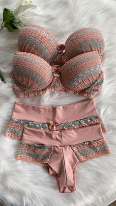 Imagem de Conjunto Lingerie Calcinha e Sutiã com Bojo e Renda Bicolor Romance