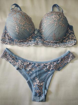 Imagem de Conjunto Lingerie de Renda Calcinha Fio Duplo Sutiã com Bojo e Aro Cores Claras - Tamanho G