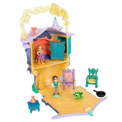 Imagem de Conjunto oficial de microbrinquedos Rapunzel Tower da DISNEY STORE, o conjunto de microbrinquedos inclui microbonecos Rapunzel, Flynn e Pascal, brinquedo de viagem, conjunto de brinquedos portáteis com alça, brinquedos de viagem com revelações surpreendentes