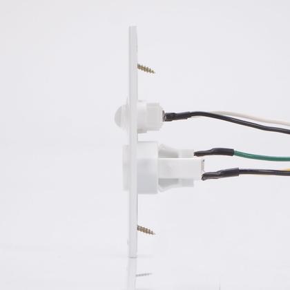 Imagem de Conjunto para móveis com  Interruptor Simples 3A 250V~+ Tomada 2P+T 10A Branca CM1-31 Margirius