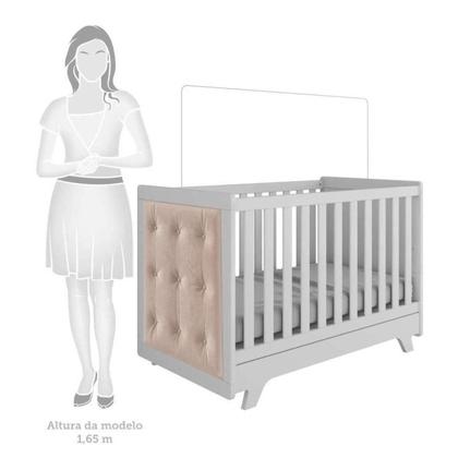 Imagem de Conjunto para Quarto de Bebê com Cômoda 1 Porta 4 Gavetas e Berço com Capitone Retrô Móveis Peroba Branco Brilho/Pena Areia