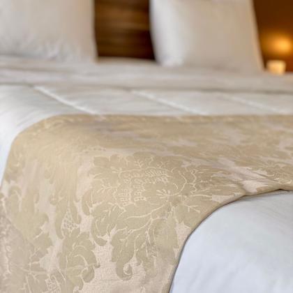 Imagem de Conjunto Peseira Xale Cama Com 2 Almofadas Cheias