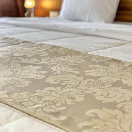 Imagem de Conjunto Peseira Xale Cama Com 2 Almofadas Cheias