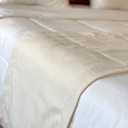 Imagem de Conjunto Peseira Xale Cama Com 2 Almofadas Cheias