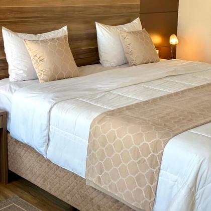 Imagem de Conjunto Peseira Xale Cama Com 2 Almofadas Cheias