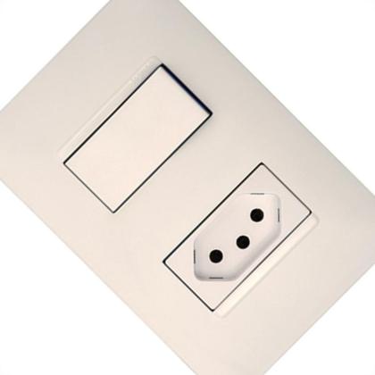 Imagem de Conjunto Pial Plus+ Branco 1 Simp+1Tomada 20A 073Bc