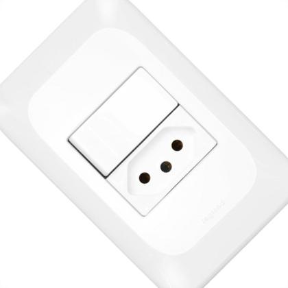 Imagem de Conjunto Pial Pop 4X2 Branco Com Placa (1Simples+Tomada 20A) Lgx10320