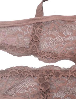 Imagem de Conjunto Plus Size Calcinha e Sutiã com Bojo Detalhe Latreal Larga em Renda Lingerie Grande