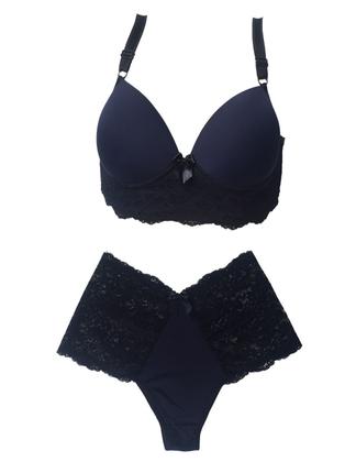 Imagem de Conjunto Plus Size Calcinha e Sutiã com Bojo Detalhe Latreal Larga em Renda Lingerie Grande