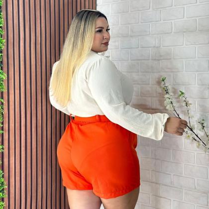 Imagem de Conjunto Plus Size Feminino Blusa Social e Short com Cinto
