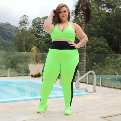Imagem de Conjunto Plus Size verde Neon e Preto com Calça e Cropped