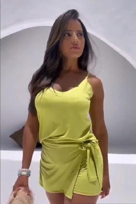 Conjunto short saia e blusinha de alça regulável em suede lindo confortável e elegante - Linda Flor Modas Imagem de Conjunto short saia e blusinha de alça regulável em suede lindo confortável e elegante