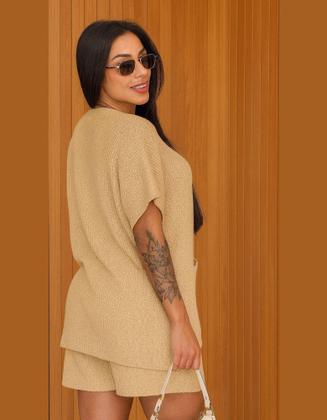 Imagem de Conjunto Tricot Blusa Colete Com Botões E Short R191