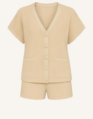 Imagem de Conjunto Tricot Blusa Colete Com Botões E Short R191