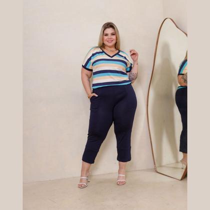 Imagem de Conjunto Verão Blusa Listrada Manga Curta e Calça Capri Plus Size