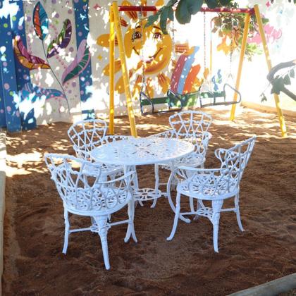 Imagem de Conjunto Viena Infantil Mesa Com 4 Cadeiras Pequenas Aluminio Fundido