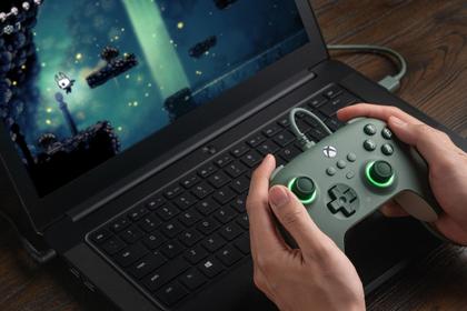 Imagem de Controlador 8Bitdo Ultimate C com fio para Xbox Series XS, One