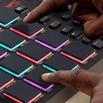 Controlador akai mpc studio midi usb produção musical - Teclado