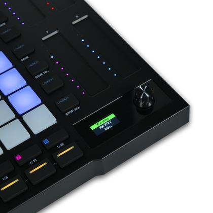 Controlador MIDI Akai Professional APC64 com 8 tiras de