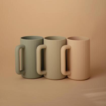 Imagem de Copo de enxágue de banho para bebês mushie 100% silicone de qualidade alimentar Cambridge