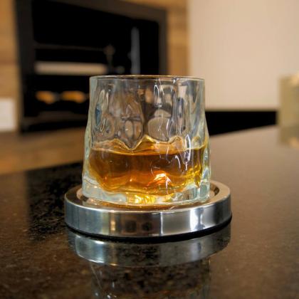 Imagem de Copo de Vidro Para Whisky Cristal Giratório 150ml com Base de Aço Inox e Textura 3D Bar Luxo