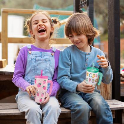 Imagem de Copo SANDJEST Alphabet 600 ml com alça e tampa de canudo de silicone