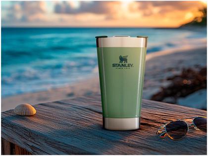 Imagem de Copo Térmico de Cerveja Stanley c/ tampa e abridor 473ml Green - Verde ORIGINAL