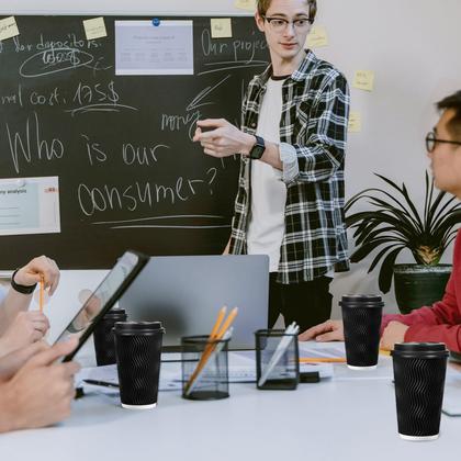 Imagem de Copos de café descartáveis Lamosi 500mL, pacote com 50 tampas e canudos