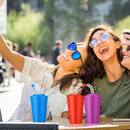 Imagem de Copos de palha de néon Zubebe 12 onças com zíper e tampas (18 unidades)