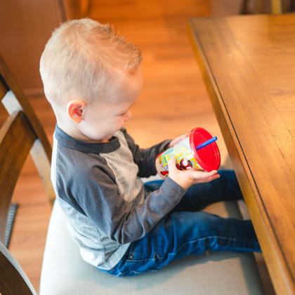 Imagem de Copos de palha para crianças The First Years Spidey, 10 onças, 10 unidades