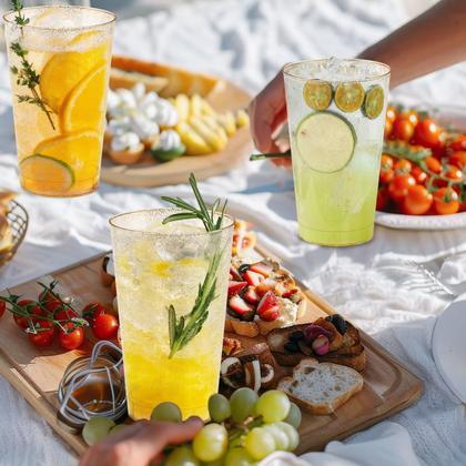 Imagem de Copos de plástico descartáveis Lamosi 14 onças Gold Glitter, pacote com 100