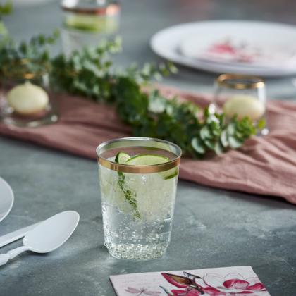 Imagem de Copos de plástico descartáveis PLASTICPRO 350 ml com borda dourada, pacote com 50