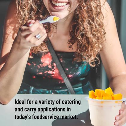 Imagem de Copos de plástico descartáveis Qinsihwn de 8 onças (250 mL) com tampas, pacote com 50