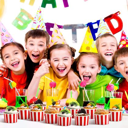 Imagem de Copos de sorvete Potchen, 200 unidades, 160 ml, vermelho, branco, listrado