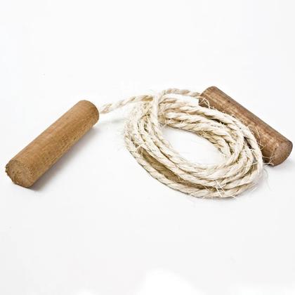 Imagem de Corda de Pular em Sizal 8mm 1,70mts  Cabo de Madeira