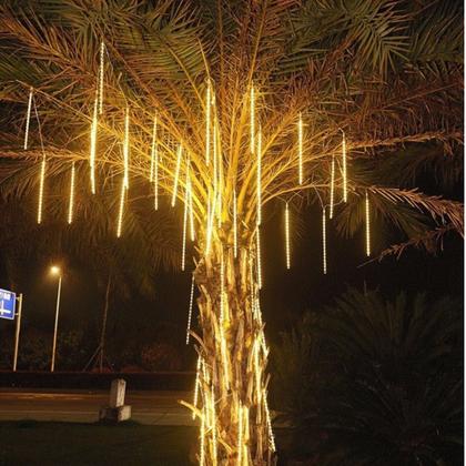 Imagem de Cordão Chuva de Meteoro 8 Tubos 48cm 240 Leds Branco Quente 2 Metros - Wincy Natal