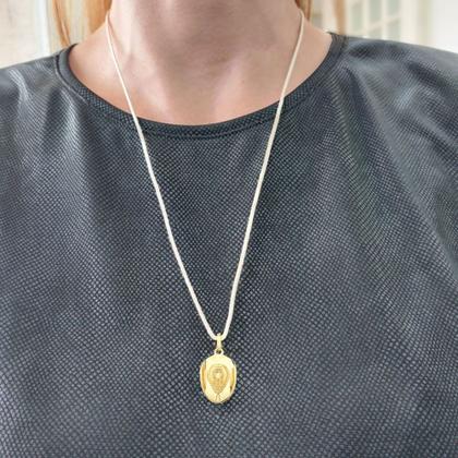 Imagem de Cordão de Algodão com Pingente Chapéu Revestido em Ouro