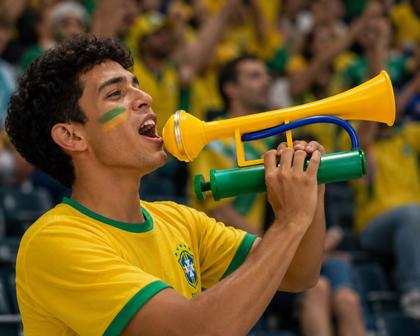 Imagem de Corneta Buzina Copa futebol Torcedor Brasil Som Forte Manual jogos