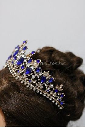 Imagem de Coroa Noiva Debutante Azul Dourada Porta Coque Tiara T7