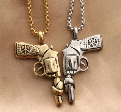 Imagem de Corrente com Pingente em aço inox Colt Magnum 357 com o cano amarrado como símbolo da paz