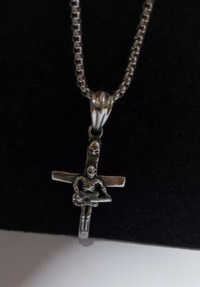 Imagem de Corrente com Pingente em Aço Inox Cruz Caveira Guitarra