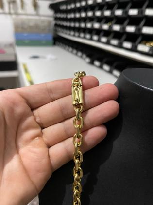 Imagem de Corrente modelo cadeado com quina medindo 8 mm de espessura